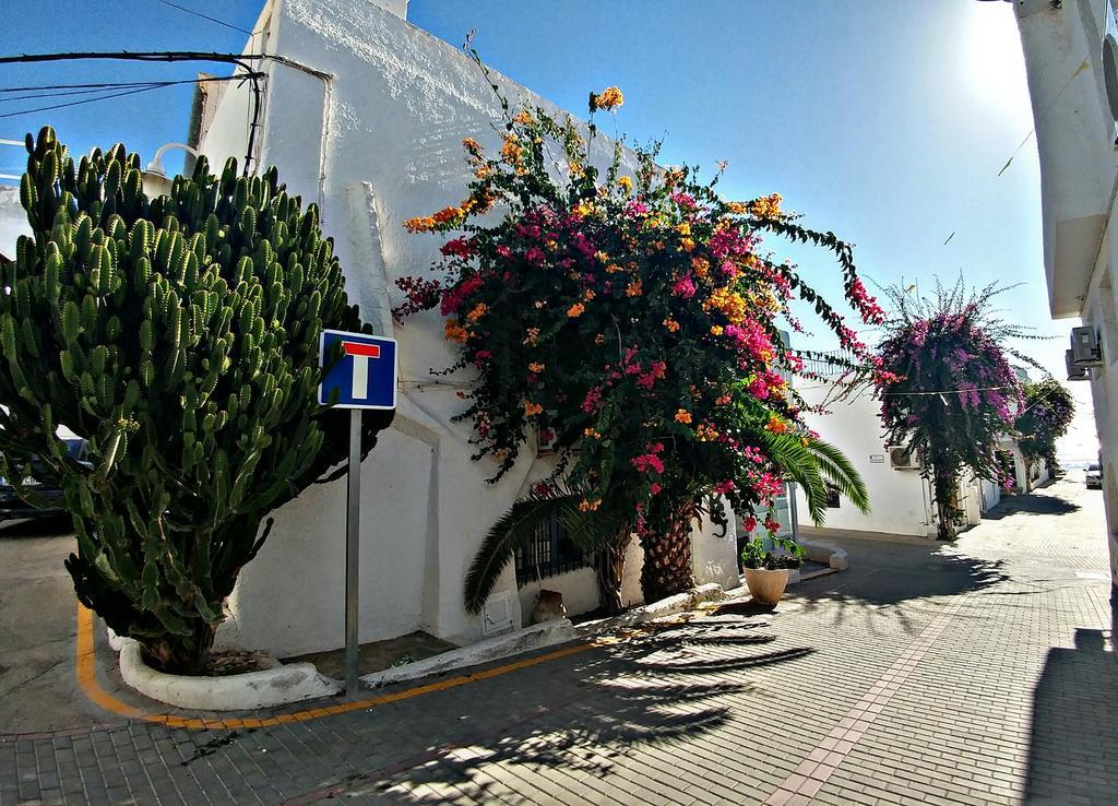 Hotel Las Calas Agua Amarga  Buitenkant foto